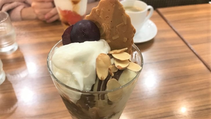 カフェモロゾフ神戸ハーバーランドUmie店のチョコレートパフェ