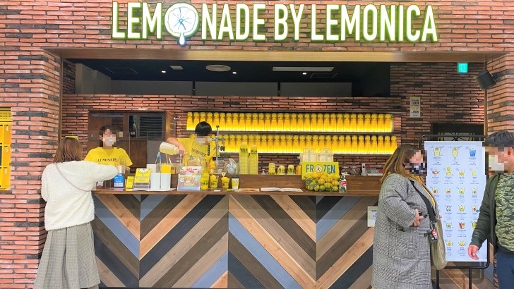 LEMONADE BY LEMONICA 神戸ハーバーランドumie店の店頭