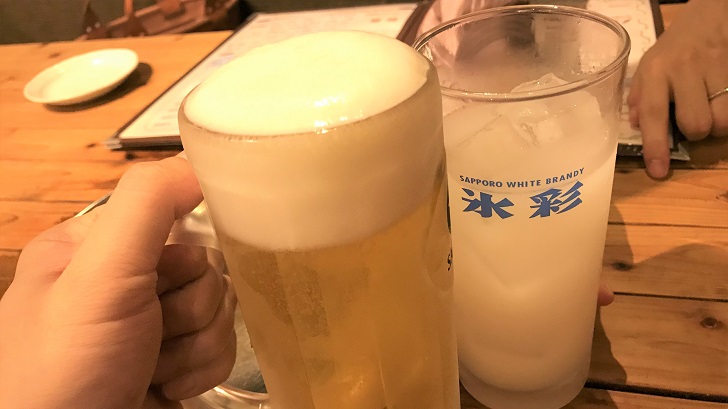 海岸通り味一の生ビールとカルピスソーダ