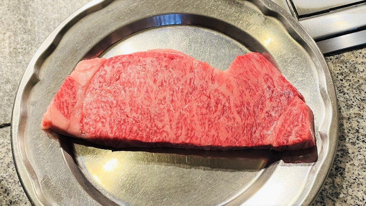 大井肉店本店レストランの神戸牛サーロイン